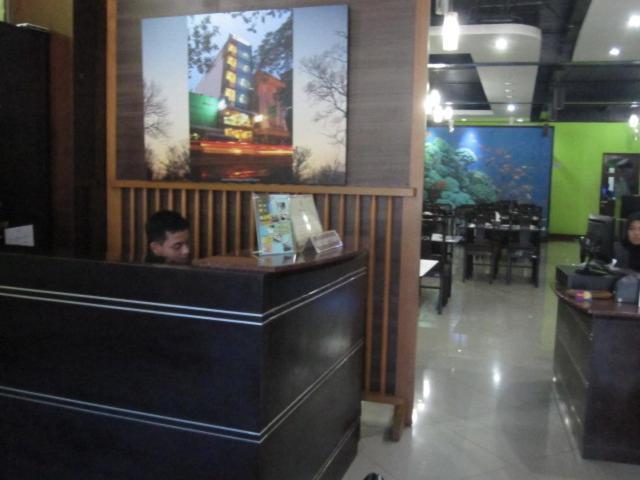 Syariah Hotel Yakarta Exterior foto
